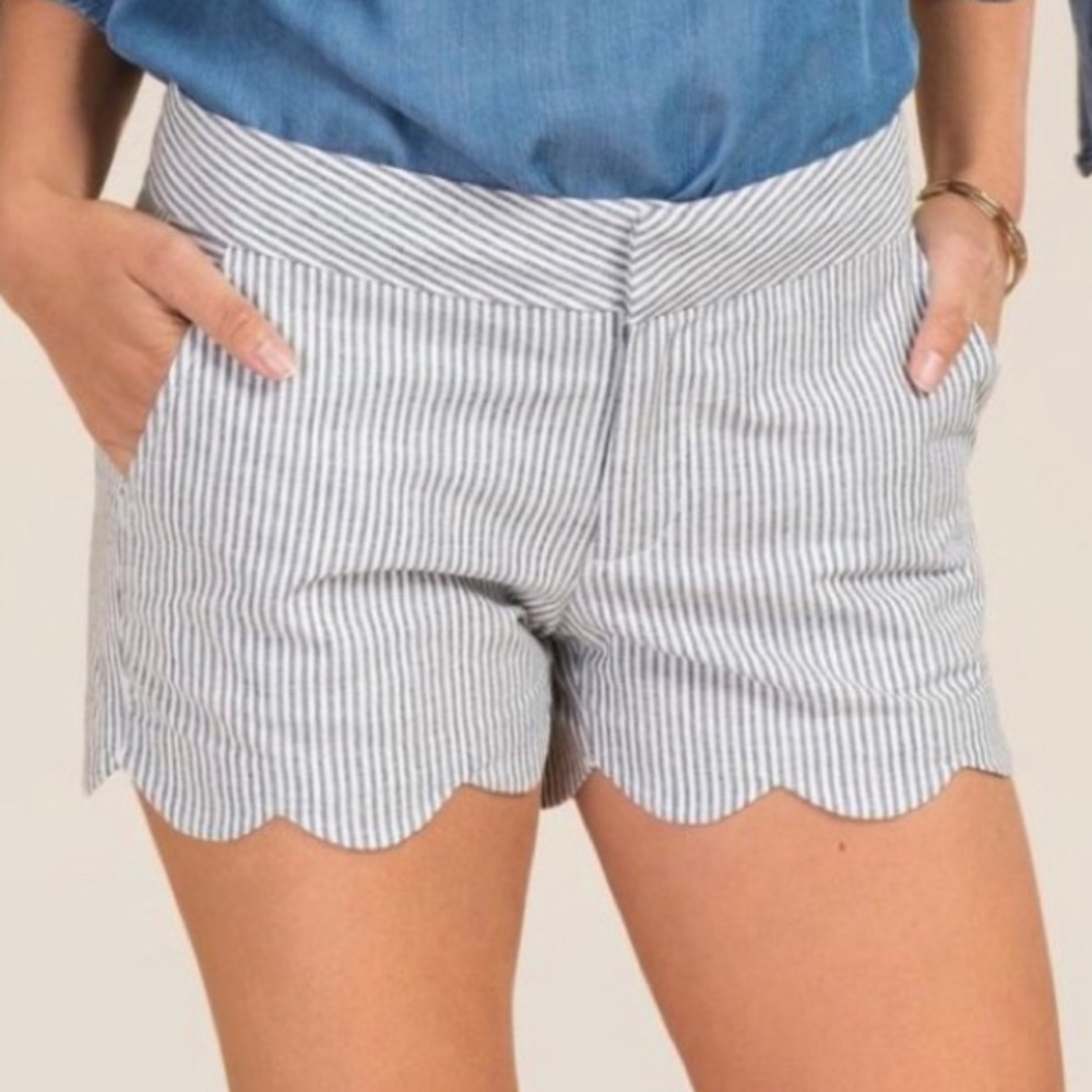 Seersucker scallop shorts